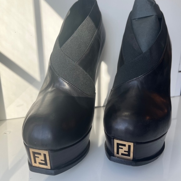 Black Fendista ankle bootie - Picture 2 of 8